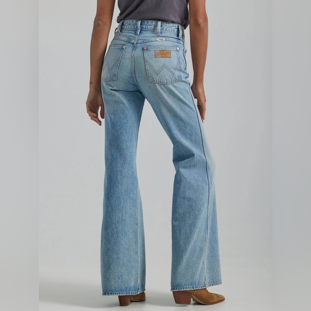 NWT Women's Wrangler Honolua Wanderer 622 High Rise Flare Jeans Size 24X30 - Picture 2 of 10